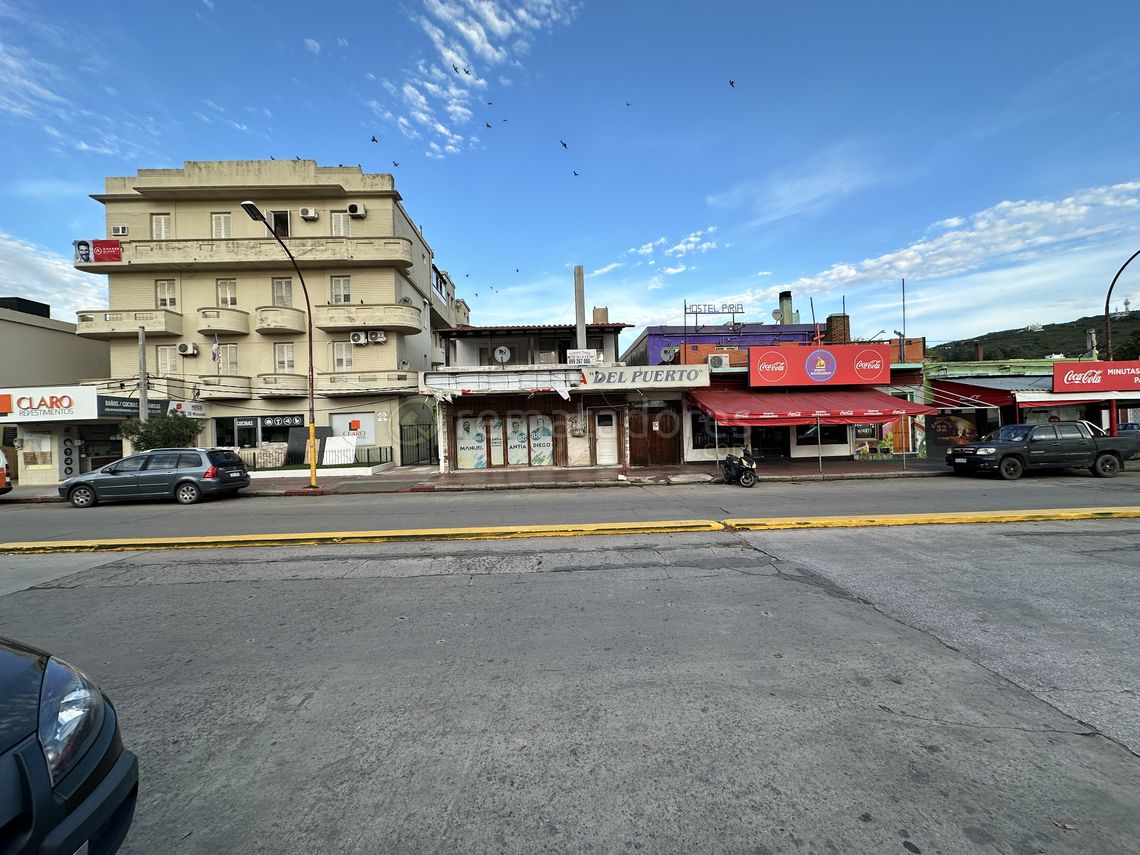 ¡GRAN OPORTUNIDAD!  MUY BUEN TERRENO CON IMPORTANTES CONSTRUCCIONES
