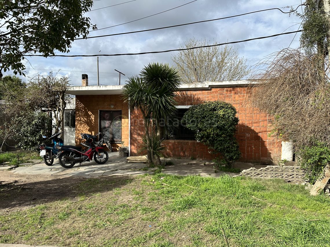 TERRENO CON CONSTRUCCIONES Y MEJORAS EN MALDONADO