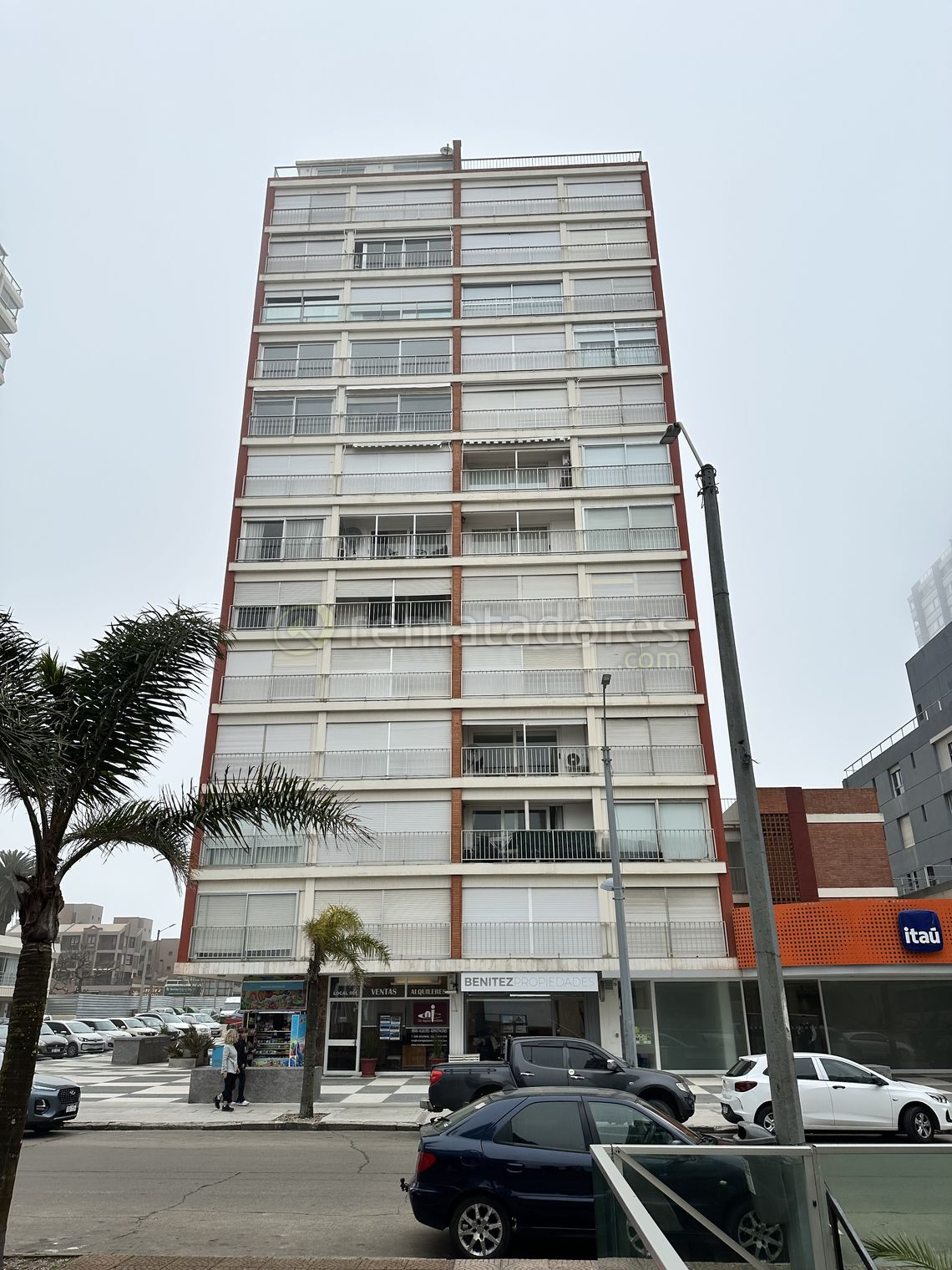 APARTAMENTO EN PUNTA DEL ESTE MUY BUENA UBICACIÓN